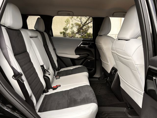 Used 2026 Black Diamond Mitsubishi SE image 31