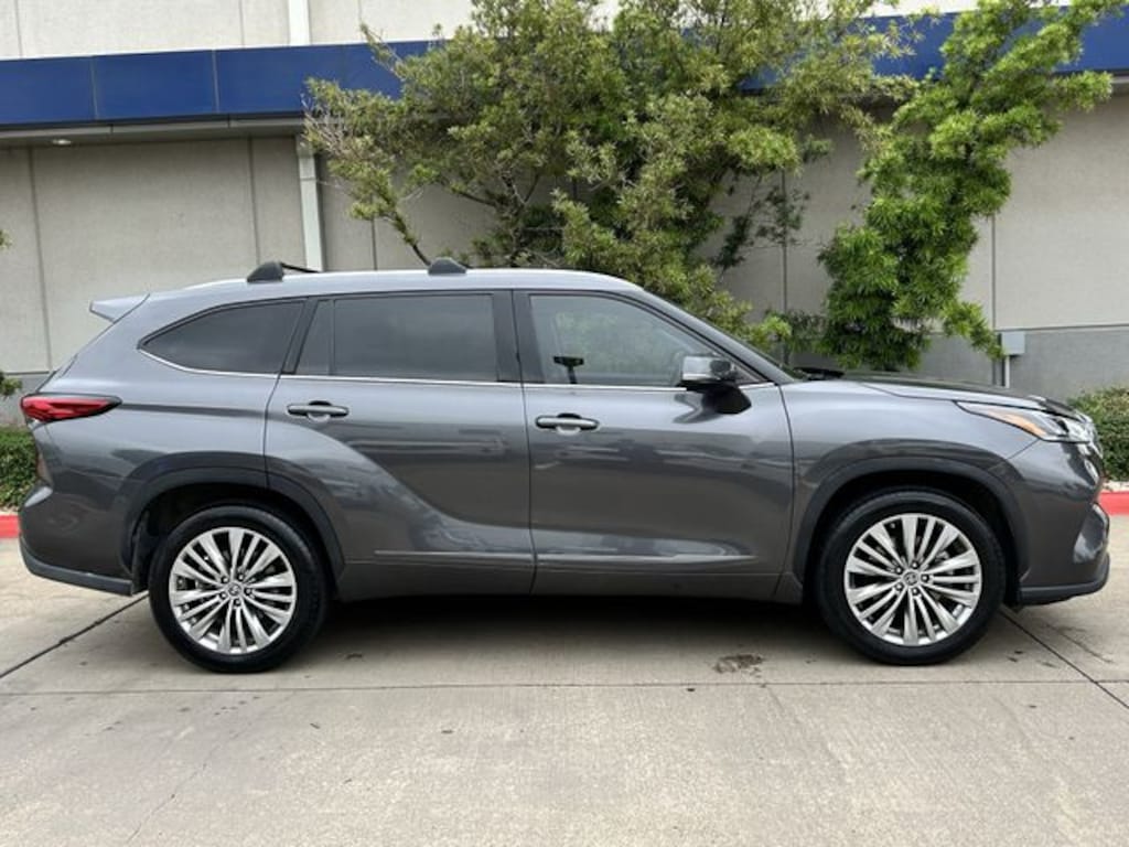 Used 2022 Toyota Highlander Platinum SUV
