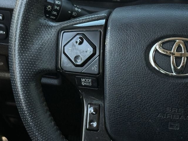 Used 2020 Super White Toyota Venture image 12