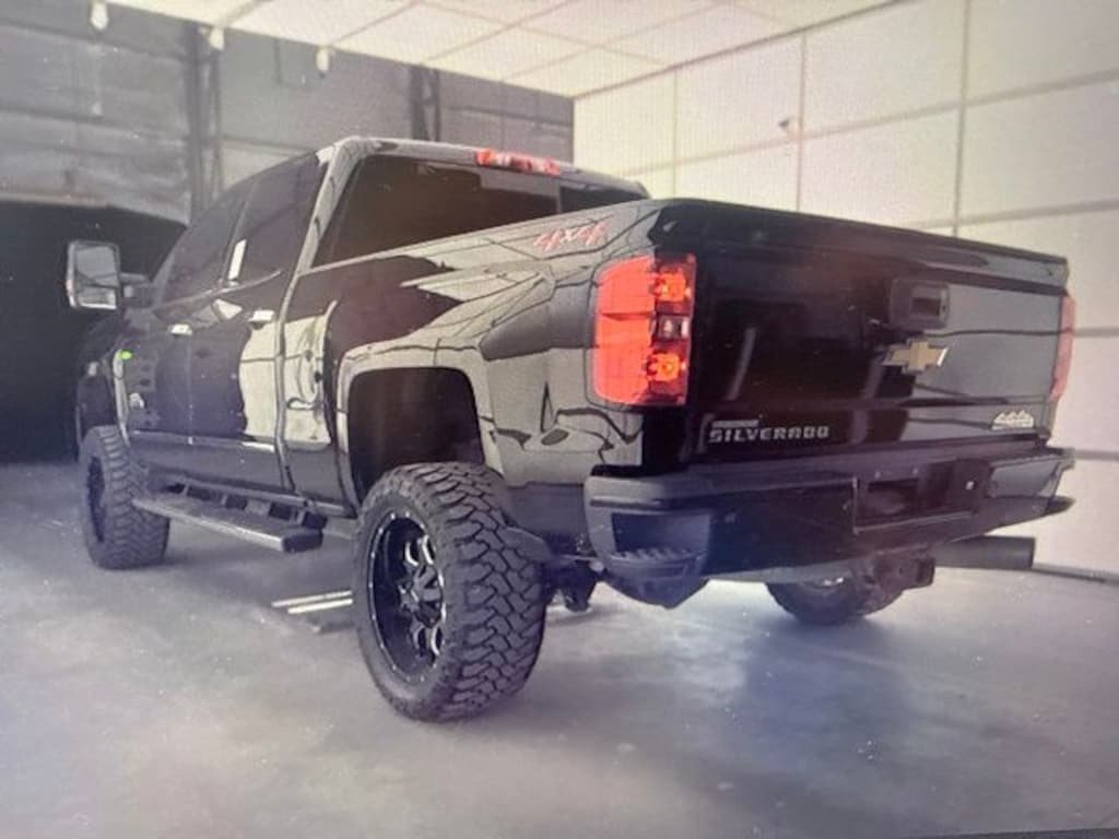 Used 2019 Chevrolet Silverado 2500HD High Country Truck Crew Cab