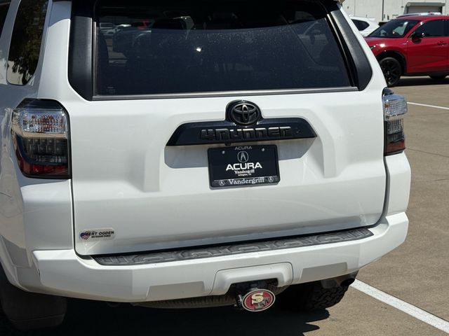 Used 2020 Super White Toyota Venture image 6