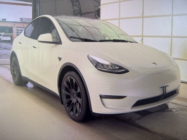 2021 Tesla Model Y's photo