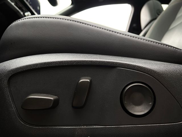 Used 2024 Sonic Gray Pearl Honda Touring image 28