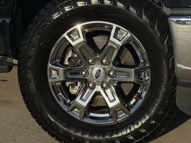 Used 2023 Agate Black Metallic Ford XLT image 9