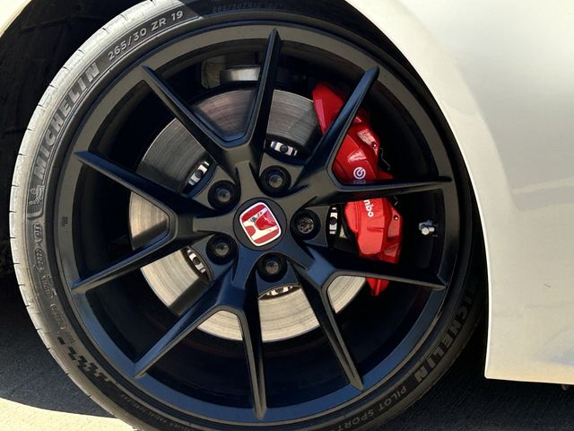 Used 2023 Championship White Honda  image 11