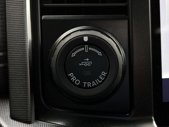 Used 2023 Oxford White Ford Platinum image 28