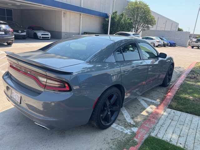 2018 Dodge Charger SXT photo 4