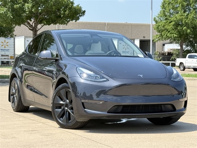 Used 2024 Tesla Model Y Long Range with VIN 7SAYGDED0RA323190 for sale in Arlington, TX