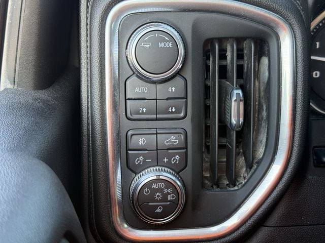 Used 2022 White Frost Tricoat GMC Denali image 22