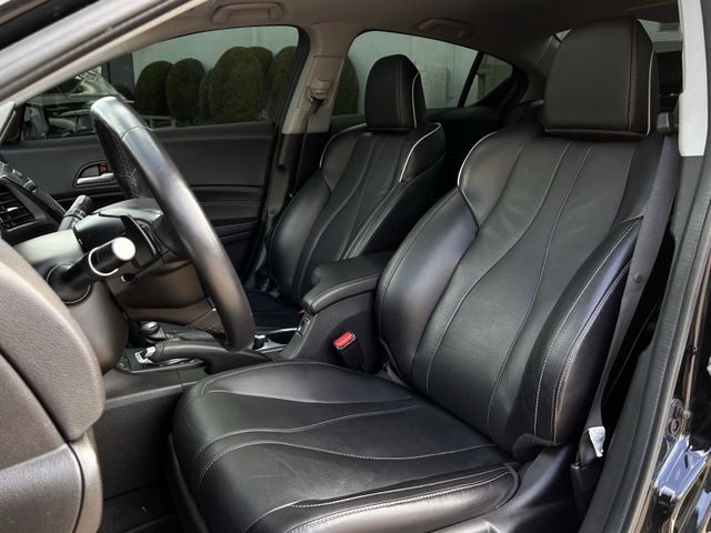 Used 2021 Majestic Black Pearl Acura Premium Package image 27