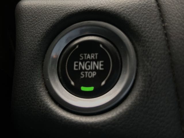 Used 2021 White Frost Tricoat GMC SLT image 23