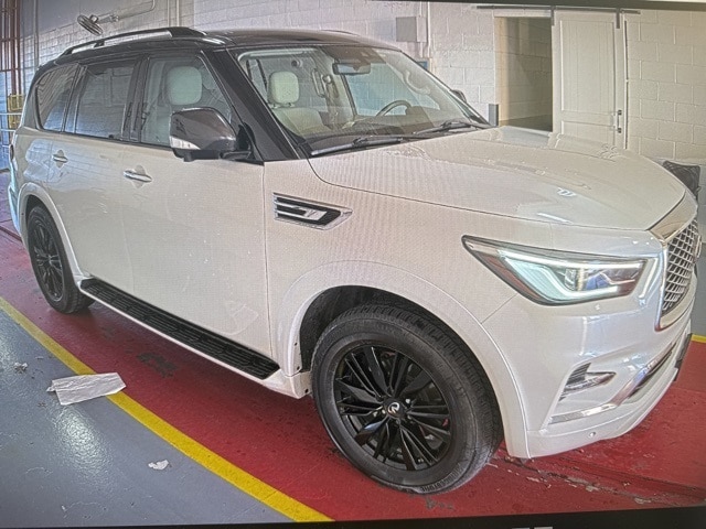 2021 INFINITI QX80's photo