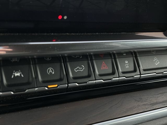 Used 2022 Onyx Black GMC SLT image 22