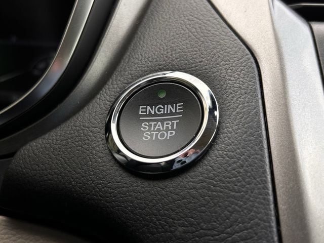 Used 2018 Magnetic Metallic Ford SE Luxury image 23