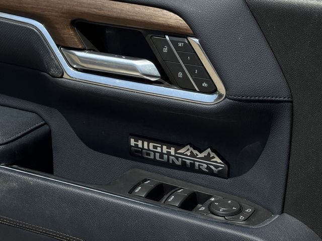 Used 2023 Iridescent Pearl Tricoat Chevrolet High Country image 21