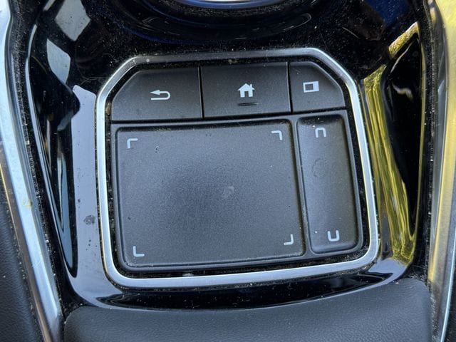 Certified Used 2025 Platinum White Pearl Acura Base image 19