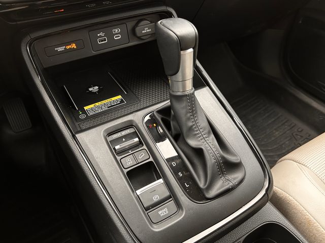 Used 2024 Platinum White Pearl Honda EX-L image 23