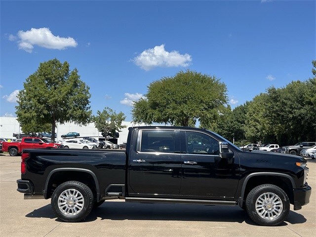 2022 Chevrolet Silverado 2500HD High Country photo 3