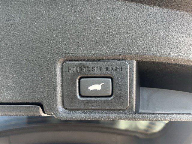 New 2026 Platinum White Pearl Acura SH-AWD image 33