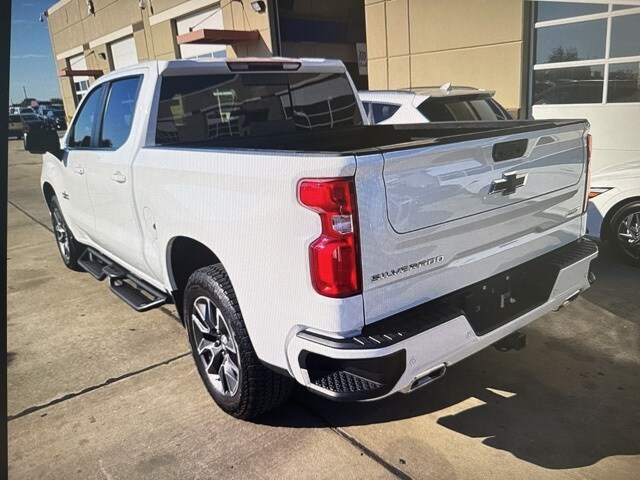 2024 Chevrolet Silverado 1500 RST photo 2