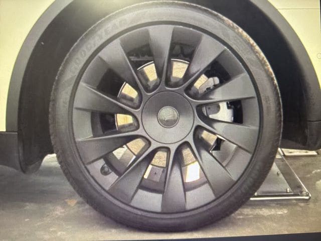 Used 2021 Pearl White Multi-Coat Tesla Long Range image 7