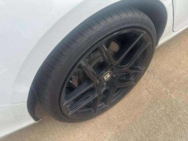 Used 2021 Platinum White Pearl Acura Technology Package image 6