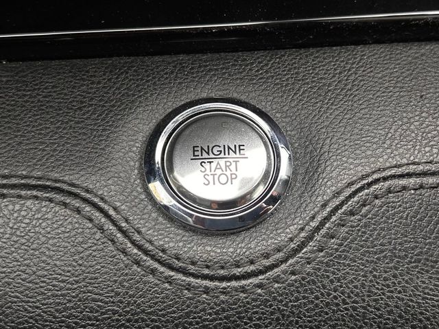 Used 2018 Burgundy Velvet Metallic Tinted Clearcoat Lincoln Premiere image 24