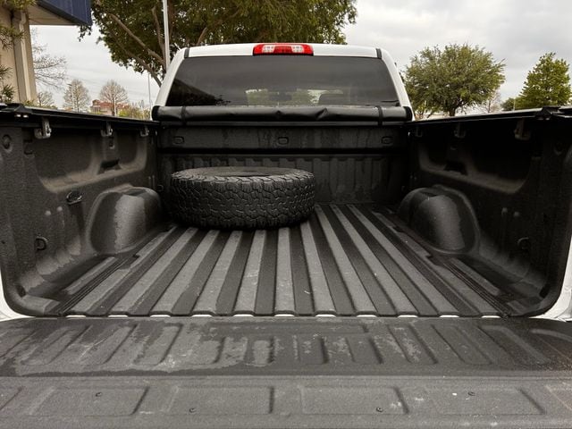 Used 2018 Summit White Chevrolet LT image 30