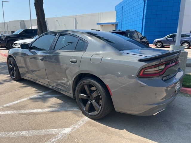 2018 Dodge Charger SXT photo 3