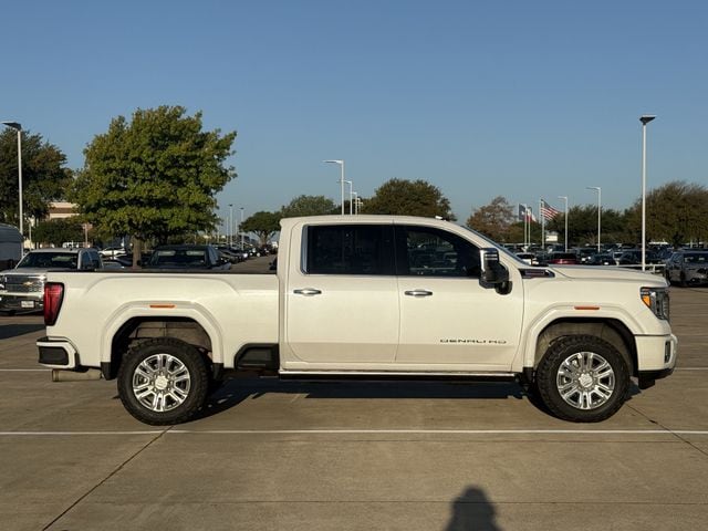 Used 2022 White Frost Tricoat GMC Denali image 3