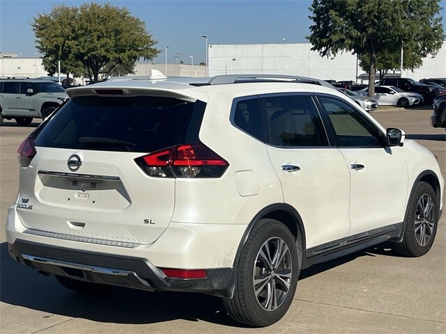 2017 Nissan Rogue SL photo 2