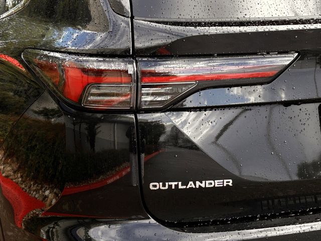 Used 2026 Black Diamond Mitsubishi SE image 7