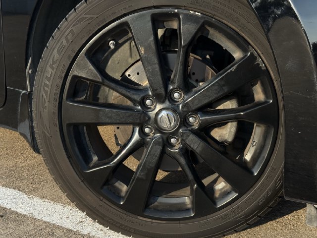 Used 2017 Super Black Nissan 2.5 SR image 9