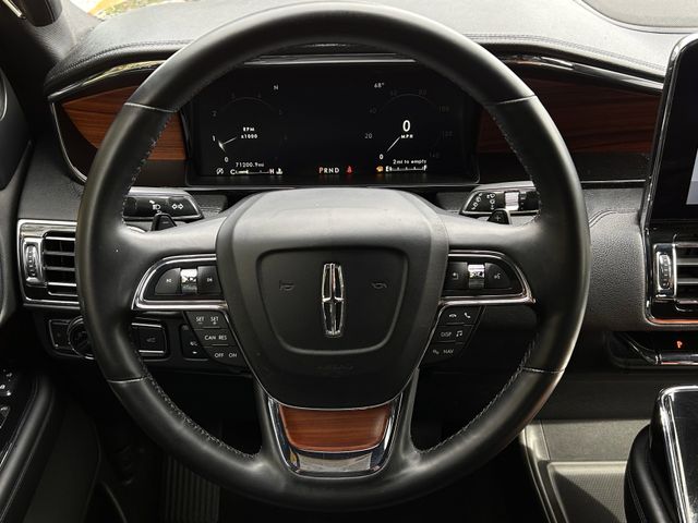 Used 2018 Burgundy Velvet Metallic Tinted Clearcoat Lincoln Premiere image 13