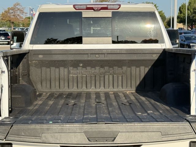 Used 2022 White Frost Tricoat GMC Denali image 31