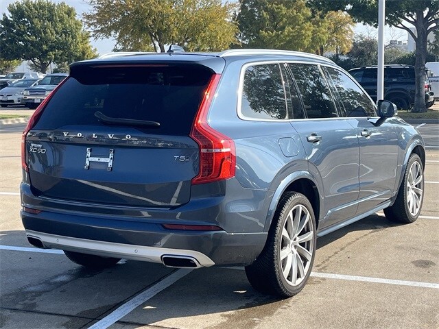 2021 Volvo XC90 T5 Momentum photo 3