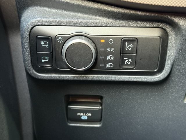 Used 2024 Azure Gray Metallic Tri-Coat Ford Wildtrak image 21