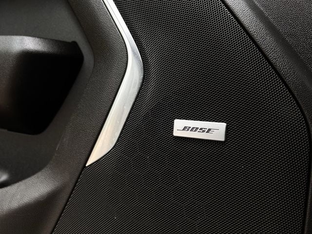 Used 2021 White Frost Tricoat GMC SLT image 26