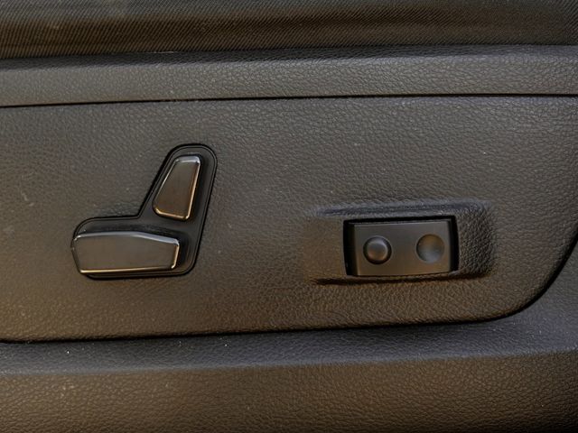 Used 2024 Granite Crystal Metallic Clearcoat Ram Laramie image 30