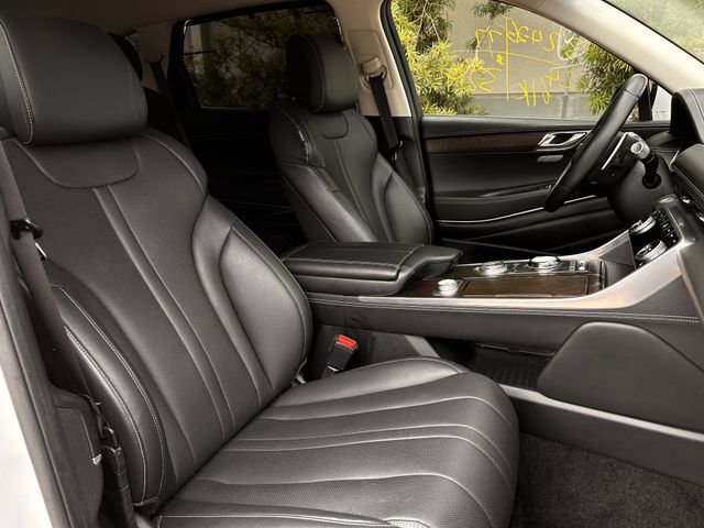 Used 2024 White Genesis 2.5T image 29