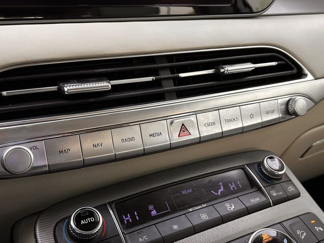 Used 2021 Hyper White Hyundai Calligraphy image 23