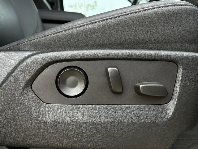 Used 2022 Onyx Black GMC SLT image 30