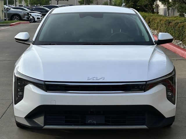 Used 2025 Snow White Pearl Kia EX image 8