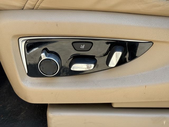 Used 2020 Crystal White Tricoat CADILLAC Platinum Edition image 25