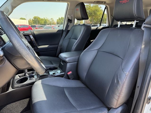 Used 2020 Super White Toyota Venture image 23
