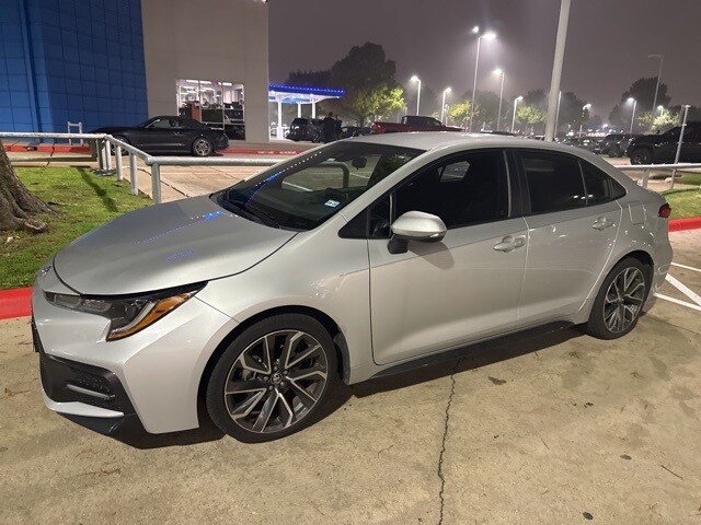 2020 Toyota Corolla SE photo 3