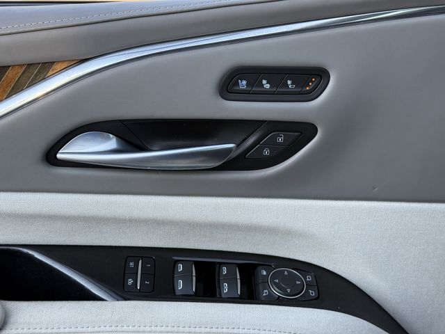 Used 2024 Crystal White Tricoat CADILLAC Sport Platinum image 21