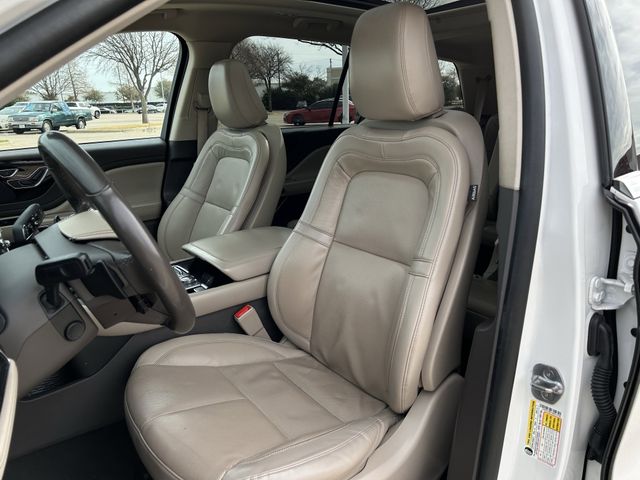 Used 2021 Pristine White Lincoln Reserve image 27
