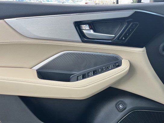 New 2026 Platinum White Pearl Acura FWD image 25