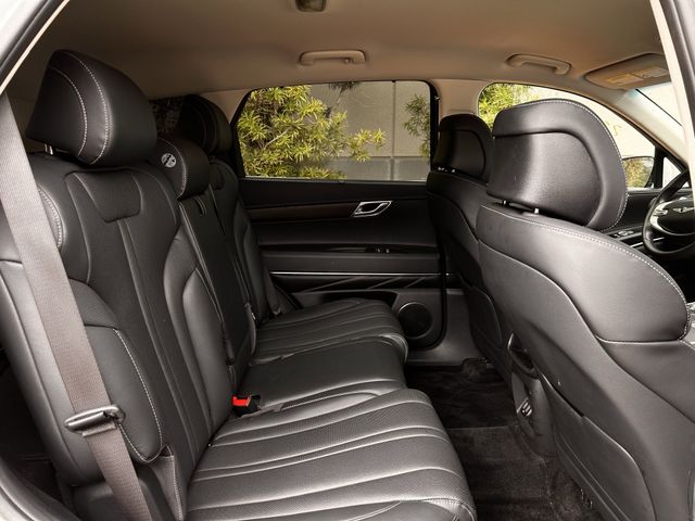 Used 2024 White Genesis 2.5T image 31